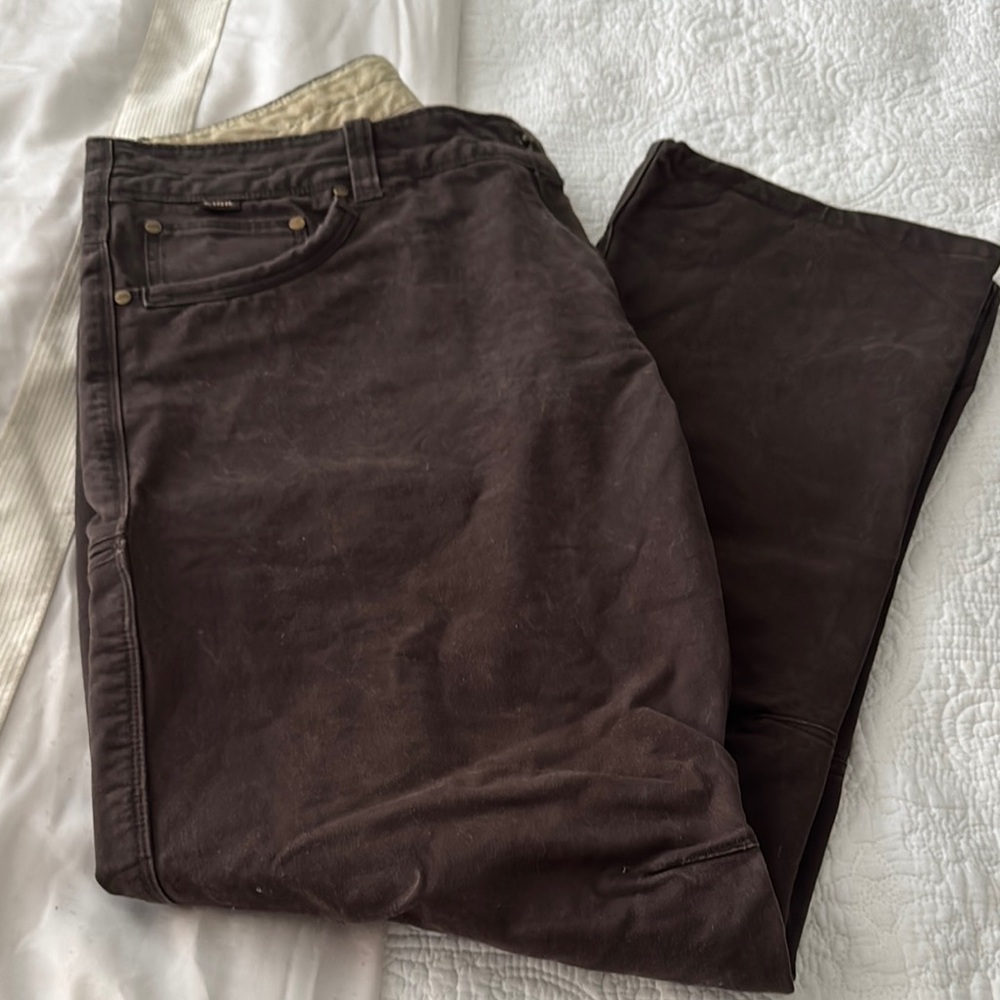 Kuhl Brown Chinos with a Classic Fit